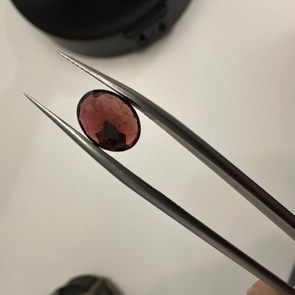 1.82ct Natural deep pink tourmaline - oval cut! - Picture 8 of 9